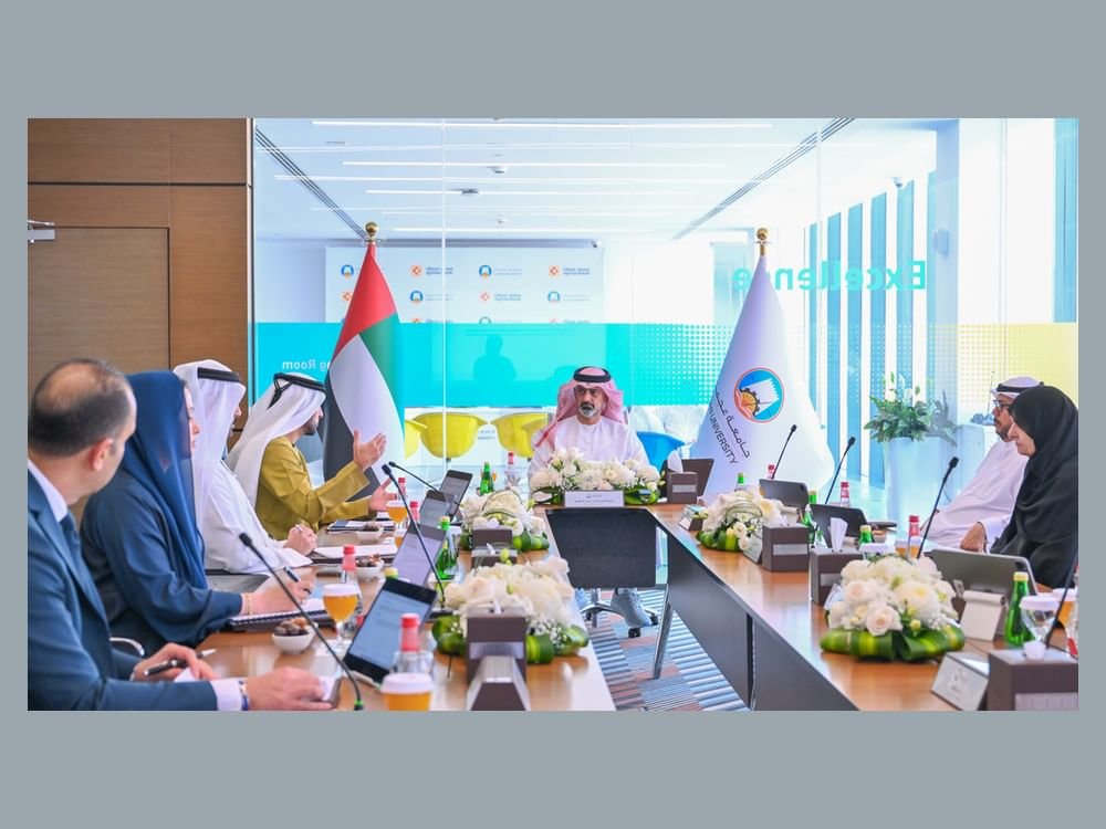 عمار بن حميد يترأس اجتماع مجلس أمناء جامعة عجمان ويشيد بما حققته من تقدم نوعي
