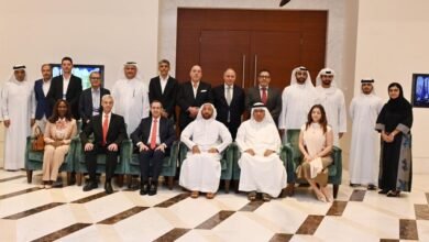 غرفة الشارقة ونظيرتها العربية البرتغالية تبحثان تعزيز التعاون التجاري والاستثماري