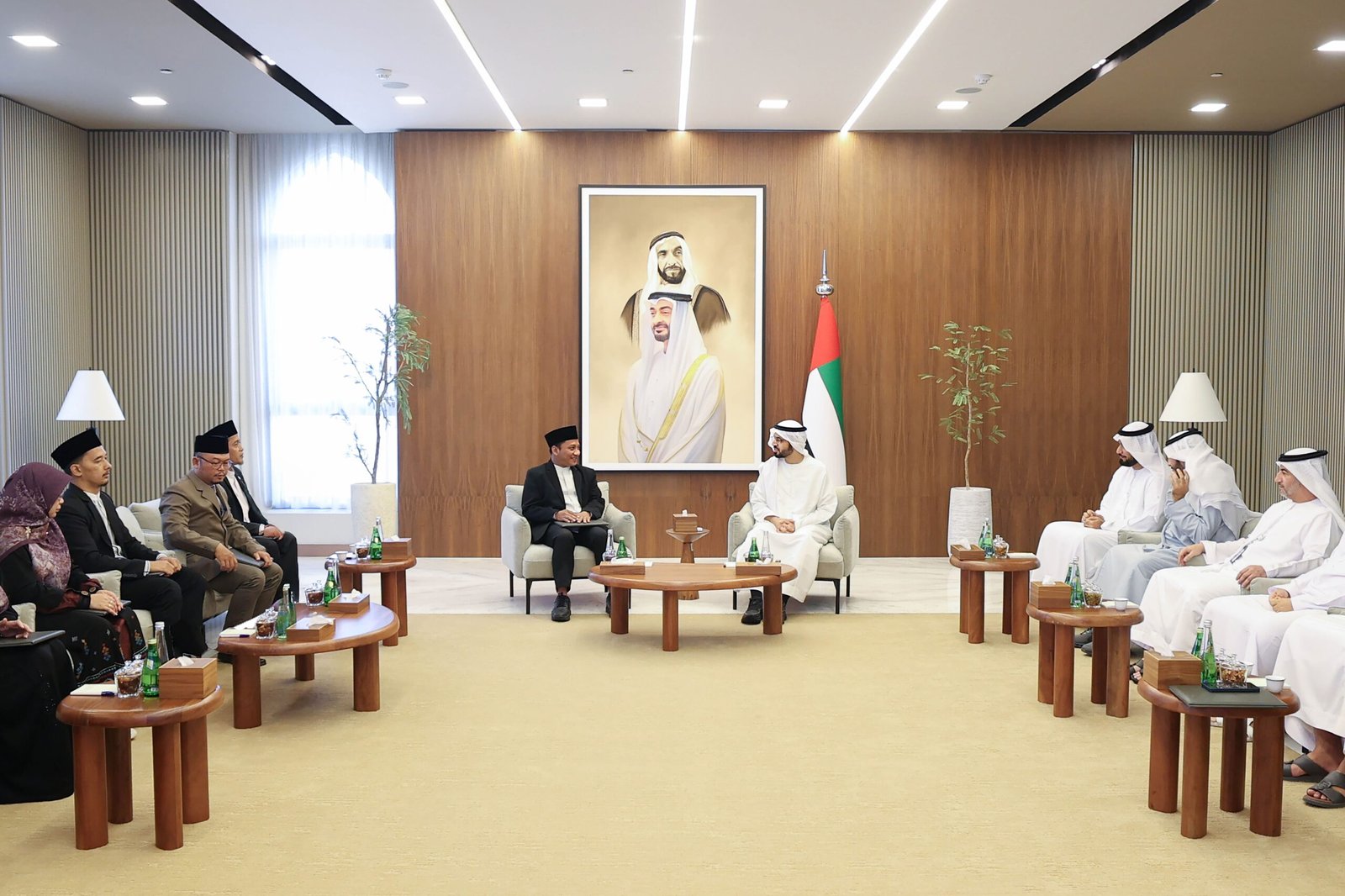 "الشؤون الإسلامية والأوقاف والزكاة" تكرم الدفعة الثانية من الأئمة الإندونيسيين 1 "الشؤون الإسلامية والأوقاف والزكاة" تكرم الدفعة الثانية من الأئمة الإندونيسيين