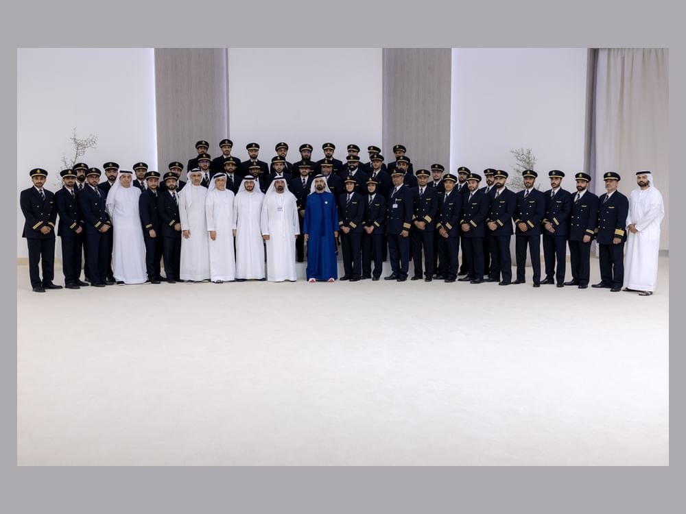 محمد بن راشد يلتقي مجموعة من الطيارين الإماراتيين ويؤكد أهمية الكوادر الوطنية في تطوير القطاع وتعزيز تنافسيته العالمية 1 محمد بن راشد يلتقي مجموعة من الطيارين الإماراتيين ويؤكد أهمية الكوادر الوطنية في تطوير القطاع وتعزيز تنافسيته العالمية