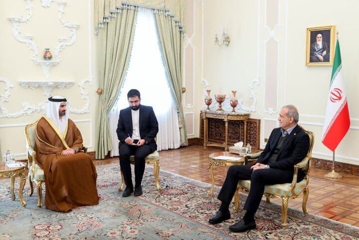 سفير الإمارات يقدم أوراق اعتماده إلى رئيس الجمهورية الإسلامية الإيرانية 1 سفير الإمارات يقدم أوراق اعتماده إلى رئيس الجمهورية الإسلامية الإيرانية