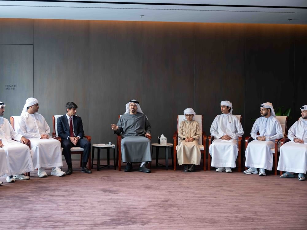 ذياب بن محمد بن زايد يلتقي عدداً من الطلبة الإماراتيين المُبتعَثين في الجامعات الصينية 1 ذياب بن محمد بن زايد يلتقي عدداً من الطلبة الإماراتيين المُبتعَثين في الجامعات الصينية