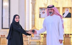 عمار بن حميد يكرّم خريجي برنامجي "مقيم التميز الوظيفي" و"مقيم الخدمات الحكومية"