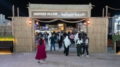 القرية التراثية في مهرجان الشيخ زايد تستقطب الزوار بتجارب تفاعلية