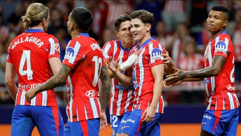 برشلونة يجدد اهتمامه بمهاجم أتلتيكو مدريد 1 برشلونة