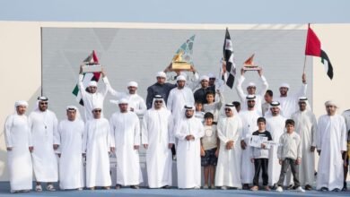 تتويج الفائزين بسباق الياسات للمحامل الشراعية