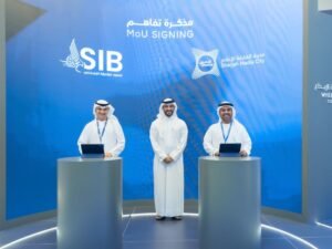 سلطان بن أحمد القاسمي يشهد توقيع شراكة بين "شمس" و"الشارقة الإسلامي"