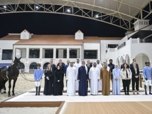 منصور بن زايد يطلق مشروع “ساحة الخيل” بنادي أبوظبي للفروسية