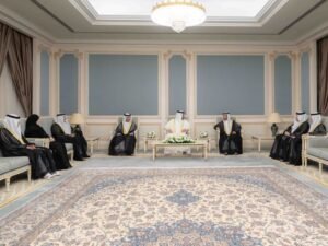 نائب حاكم الشارقة يشهد أداء اليمين القانونية لـ 63 قاضياً ومستشاراً