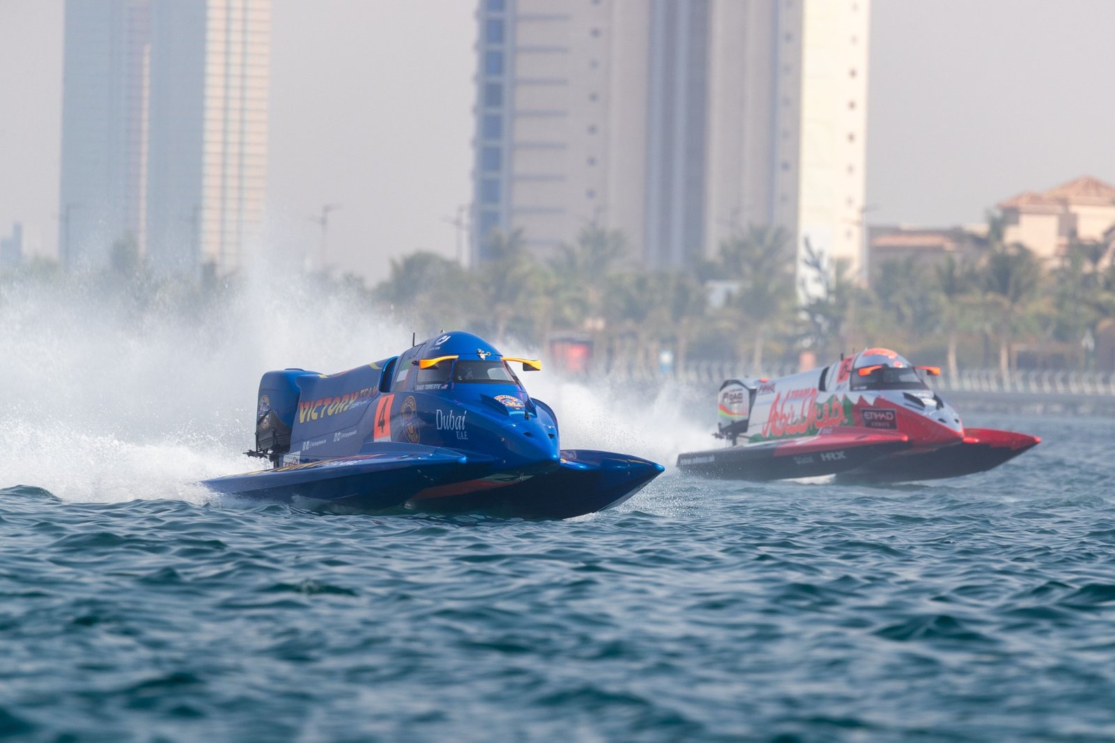 "فيكتوري تيم" ينشد اللقب الأول في بطولة العالم لـ "الفورمولا 1" 1 "فيكتوري تيم"