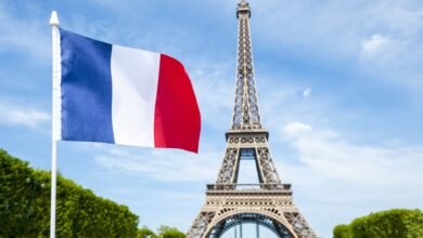 اكتشاف جدار حجري عمره 7 آلاف عام تحت الماء قبالة فرنسا