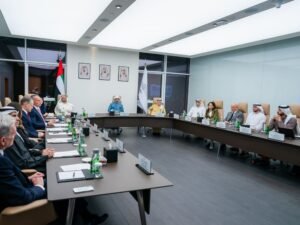 عبدالله بن زايد يترأس اجتماع مجلس أمناء أكاديمية أنور قرقاش الدبلوماسية