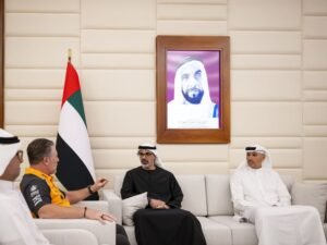 خالد بن محمد بن زايد يلتقي الرئيس التنفيذي لشركة "ماكلارين" للسباقات