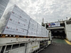 تحميل "سفينة محمد بن راشد الإنسانية" في ميناء خليفة "كيزاد" بأكثر من 10 ملايين وجبة دعماً لسكان غزة