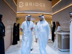 سلطان بن أحمد القاسمي يشهد توقيع شراكة بين "شمس" و"الشارقة الإسلامي"