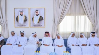 عمار بن حميد يقدّم واجب العزاء في وفاة فاطمة النعيمي