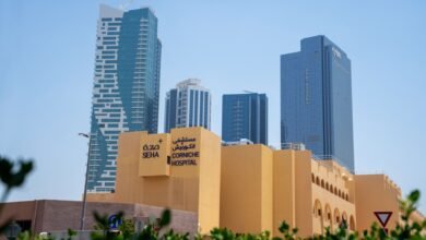 مستشفى الكورنيش التابع لشركة صحة ينقذ توأماً متطابقاً من خلال جراحة جنينية رائدة في أبوظبي 4 مستشفى الكورنيش