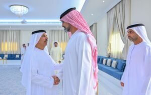 عمار بن حميد يقدّم واجب العزاء في وفاة فاطمة النعيمي