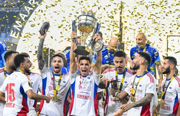 مجموعة أرقام مميزة تزين تتويج الشارقة 1 الشارقة