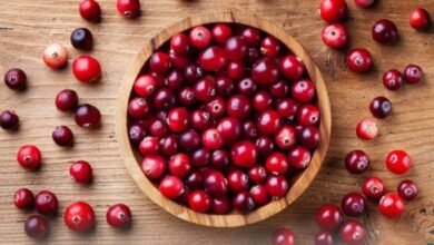 كيف تغسل التوت بطريقة صحيحة؟