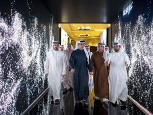 منصور بن زايد يطلق مشروع “ساحة الخيل” بنادي أبوظبي للفروسية