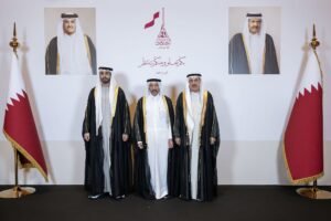 صقر غباش يحضر حفل السفارة القطرية باليوم الوطني