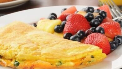 لماذا يُنصح بتناول العشاء قبل الـ8 مساءً؟