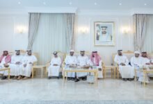 حمدان بن محمد يقدّم واجب العزاء في وفاة عتيق محمد المهيري