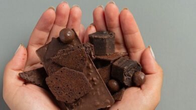 دراسة: الشوكولاتة الداكنة تؤخر الشيخوخة