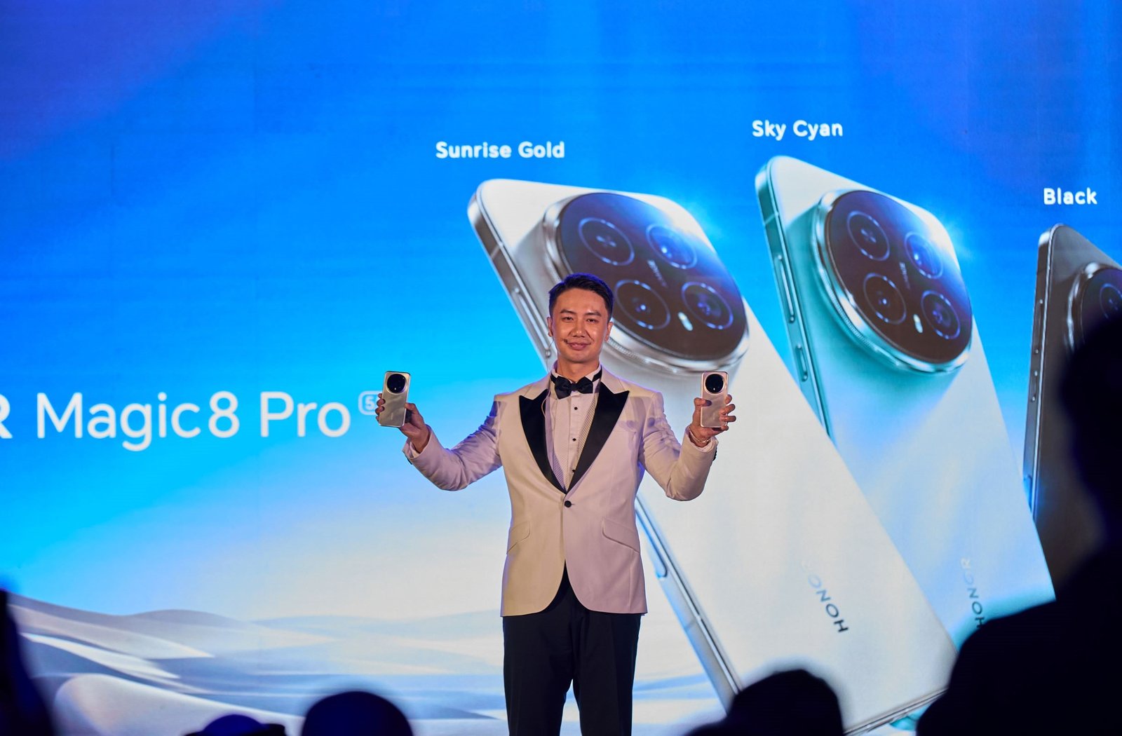 HONOR تطلق سلسلة هواتف Magic8 Pro وتعلن عن حقبة جديدة من التصوير الليلي المتقدّم والأداء الفائق باستخدام تقنيات الجيل الخامس المتقدمة 5.5 جي 1 HONOR