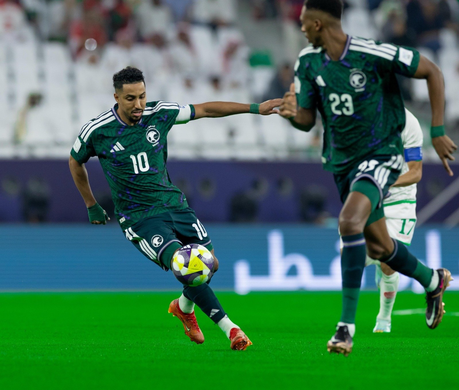 السعودية تنجو من مفاجآت عمان في كأس العرب 1 السعودية تنجو من مفاجآت عمان في كأس العرب