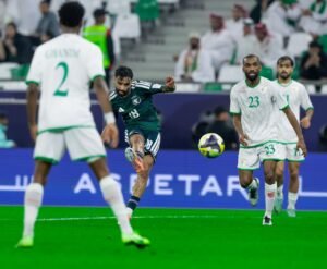 السعودية تنجو من مفاجآت عمان في كأس العرب 2 السعودية تنجو من مفاجآت عمان في كأس العرب