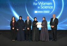 عائشة الشحي من مختبرات دبي للمستقبل تفوز بجائزة عالمية في مجال العلوم