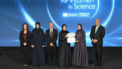 عائشة الشحي من مختبرات دبي للمستقبل تفوز بجائزة عالمية في مجال العلوم