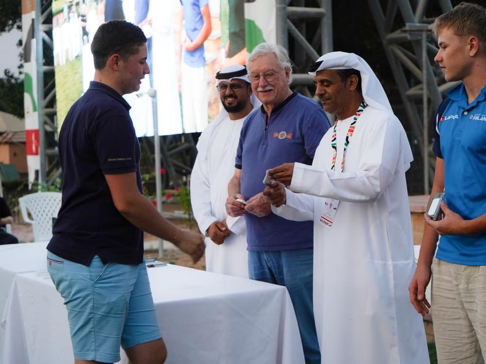 القبرصي كوستانتين والبريطانية إيسمان يتصدران جائزة أبوظبي الفضية للرماية 1 القبرصي كوستانتين والبريطانية إيسمان يتصدران جائزة أبوظبي الفضية للرماية