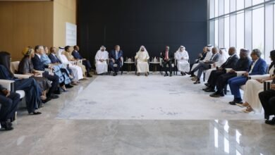 "محمد بن راشد" يلتقي وفدا من قادة الأعمال الأفارقة