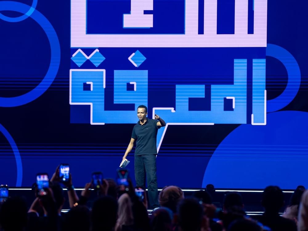 "ملك المعرفة" ينطلق من "بريدج" 2025.. أبو فلّة يقدّم أولى حلقات برنامجه التفاعلي "ملك المعرفة" مباشرة على المسرح 1 "ملك المعرفة" ينطلق من "بريدج" 2025.. أبو فلّة يقدّم أولى حلقات برنامجه التفاعلي "ملك المعرفة" مباشرة على المسرح