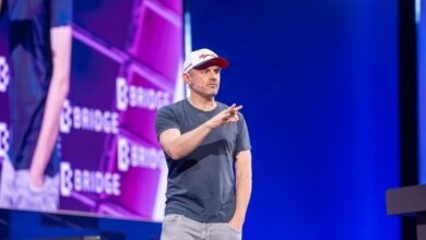 غاري فاينرتشاك: الذكاء الاصطناعي أكسجين العصر القادم وقمة بريدج نموذج عملي للتعامل مع التكنولوجيا