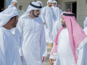 حمدان بن محمد يقدّم واجب العزاء في وفاة عتيق محمد المهيري