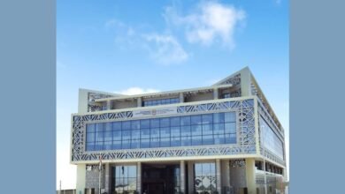 "الموارد البشرية والتوطين " تحث منشآت القطاع الخاص بالمناطق الأكثر تأثرا بالحالة الجوية على "ممارسة العمل عن بعد" غدا