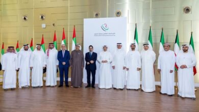 افتتاح النسخة الأولى من كأس الإمارات العالمي لسباقات الصقور في الكويت