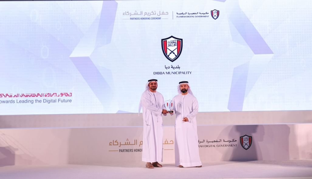 بلدية دبا توقع ميثاق الانضمام إلى "سندك" 1 بلدية دبا توقع ميثاق الانضمام إلى "سندك"