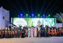 سعود بن صقر يشهد العرض الدولي الأول للأمسية الموسيقية الفنلندية "الطائر الأزرق"