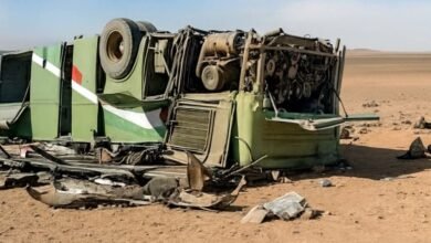 مصرع 14 شخصا وإصابة 34 في انقلاب حافلة في الجزائر