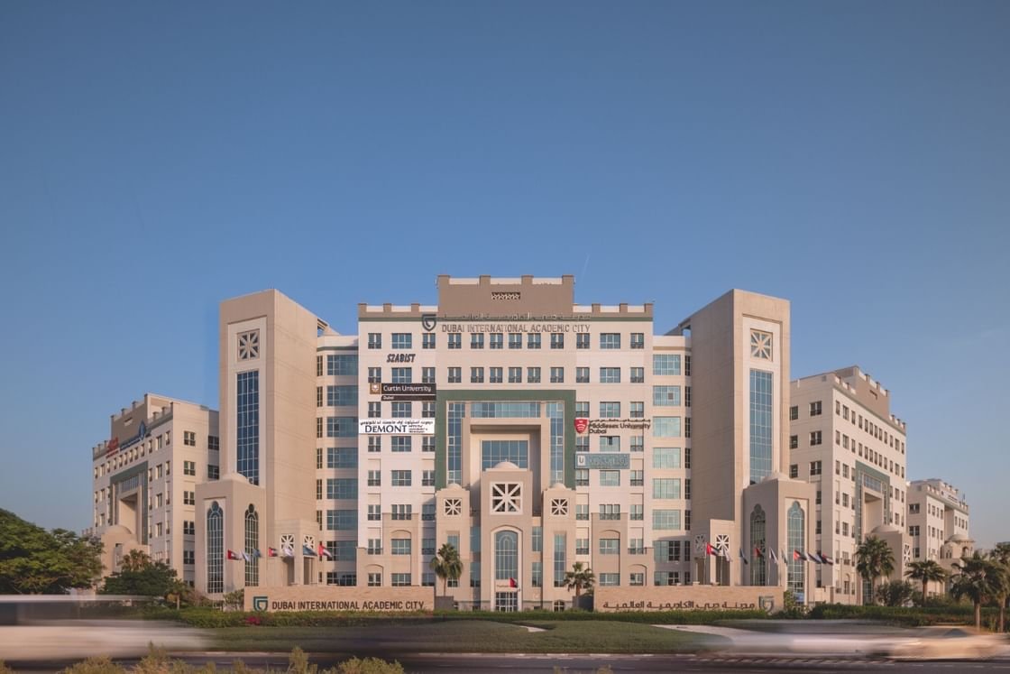 تيكوم تعزز استثماراتها في التعليم العالي باستحواذ جديد بقيمة 125 مليون درهم 1 تيكوم تعزز استثماراتها في التعليم العالي باستحواذ جديد بقيمة 125 مليون درهم