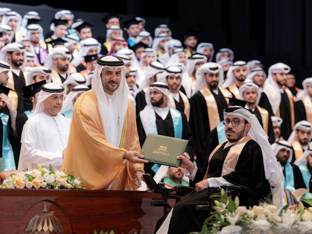 سلطان بن أحمد القاسمي يشهد حفل تخريج طلاب درجة البكالوريوس بجامعة الشارقة 1 سلطان بن أحمد القاسمي يشهد حفل تخريج طلاب درجة البكالوريوس بجامعة الشارقة