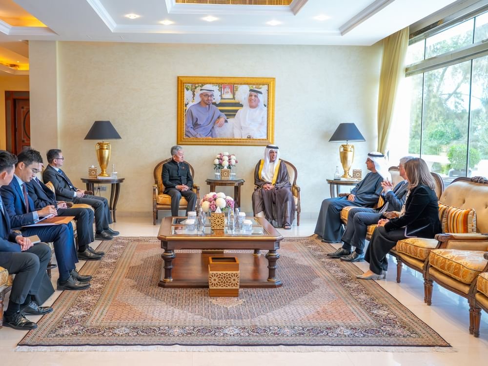 سعود بن صقر يستقبل السفير الصيني 1 سعود بن صقر يستقبل السفير الصيني