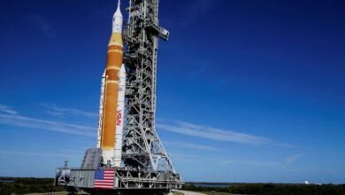 "ناسا" تنقل صاروخها الجديد للدوران حول القمر إلى منصة الإطلاق