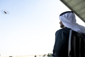 زايد بن محمد بن زايد يشهد جانباً من العروض الجوية الحية ضمن فعاليات معرضَي "يومكس" و"سيمتكس"