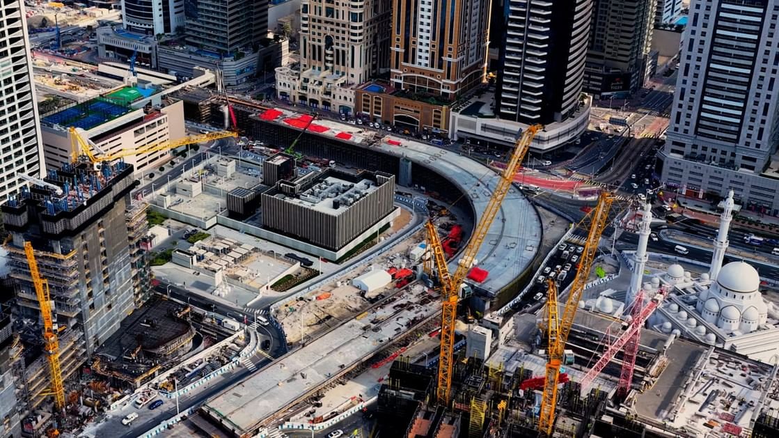 «طرق دبي» تنجز 65% من مشروع تطوير الجسر المؤدي لمداخل ومخارج دبي هاربر 1 طرق دبي